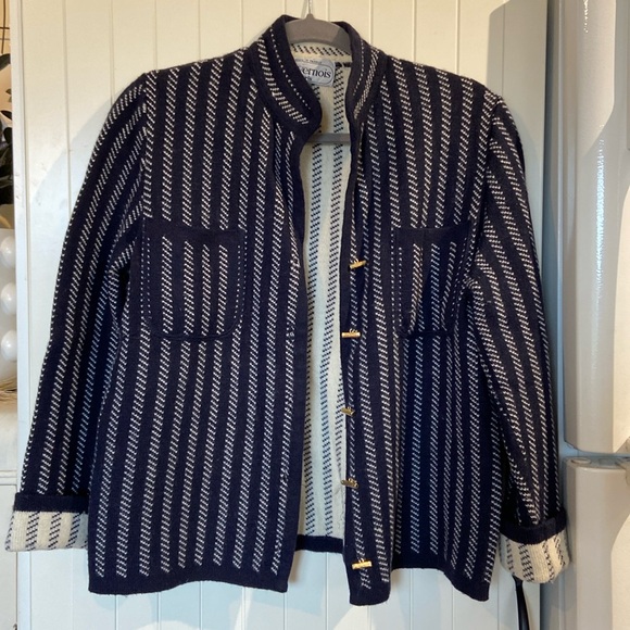♥️ HOST PICK ♥️ DEVERNOUS PARIS wool blend navy ladyjacket M - Picture 2 of 14